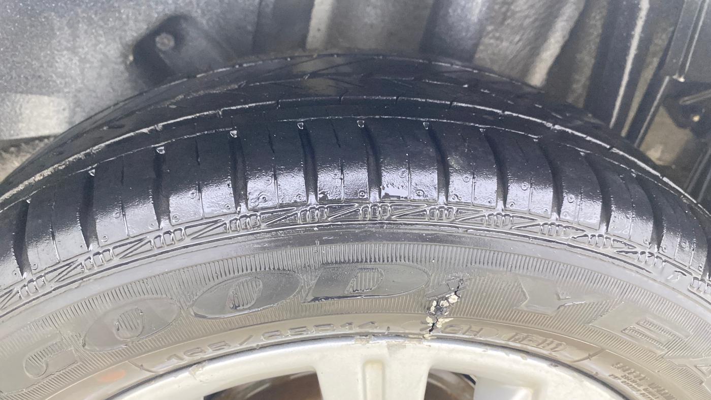 2018 Tata Tiago XZ PETROL, Petrol, Manual, 97,320 km, Left Rear Tyre Tread