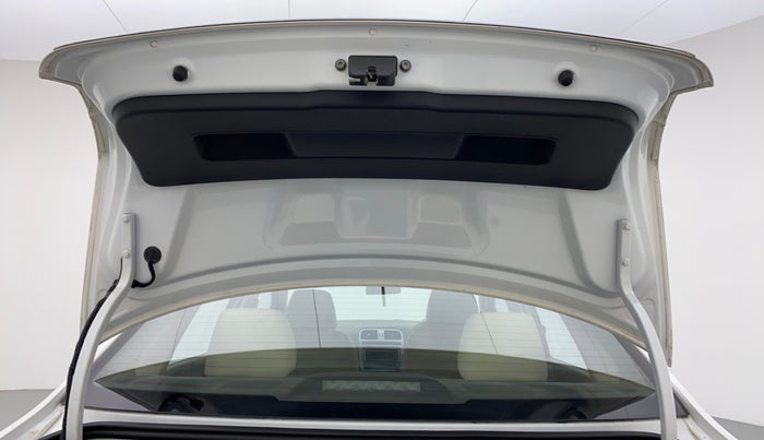 2015 Volkswagen Vento HIGHLINE PETROL, Petrol, Manual, 86,089 km, Boot Door Open