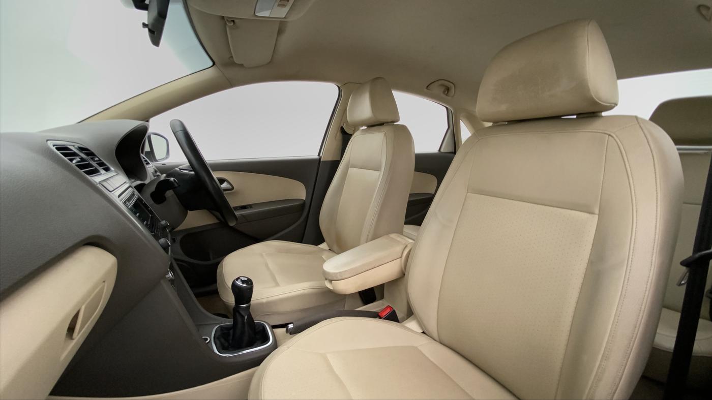 2015 Volkswagen Vento HIGHLINE PETROL, Petrol, Manual, 86,089 km, Right Side Front Door Cabin View