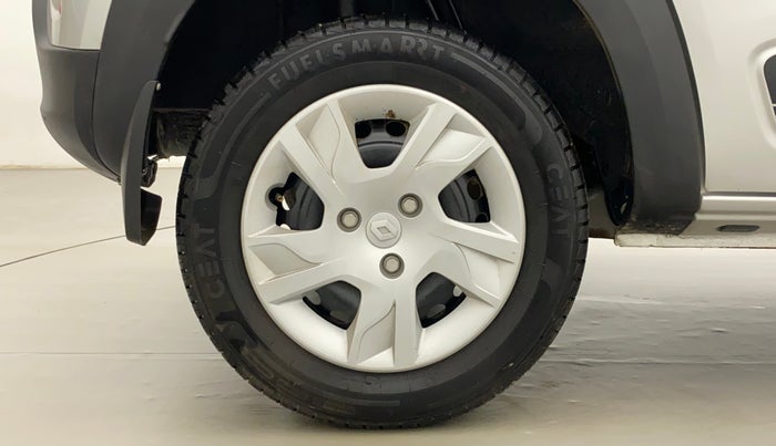2023 Renault Kwid RXT 1.0, Petrol, Manual, 2,559 km, Right Rear Wheel