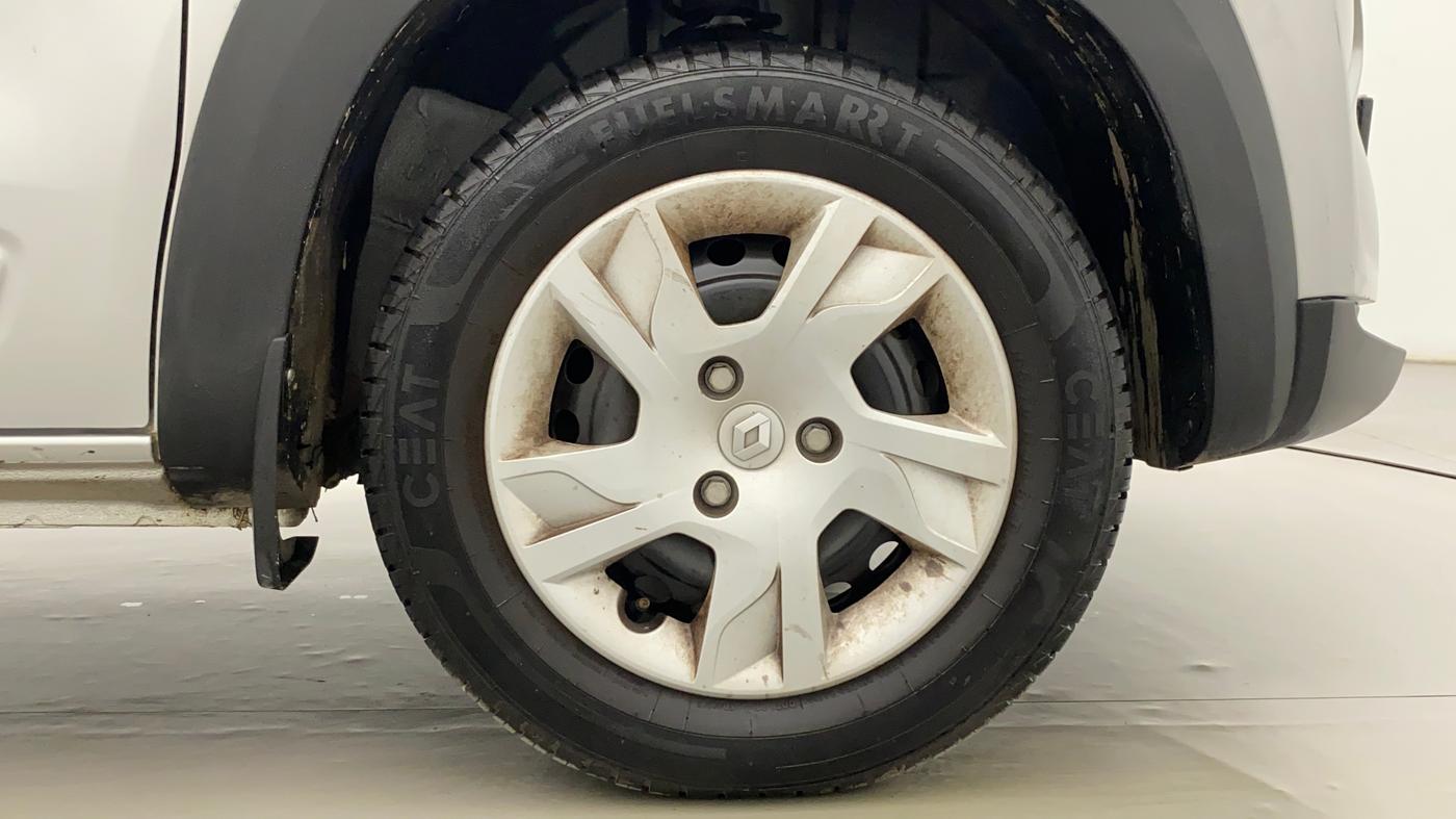 2023 Renault Kwid RXT 1.0, Petrol, Manual, 2,559 km, Right Front Wheel