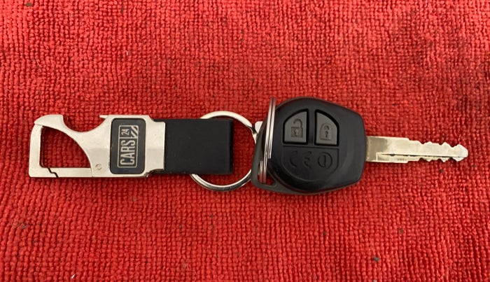 2017 Maruti Dzire VXI, Petrol, Manual, 26,429 km, Key Close Up
