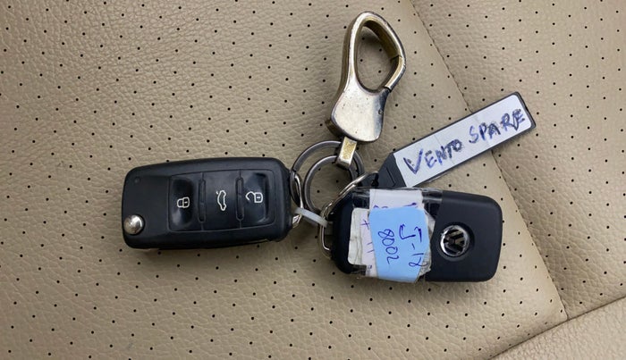 2017 Volkswagen Vento HIGHLINE PETROL AT, Petrol, Automatic, 76,300 km, Key Close Up