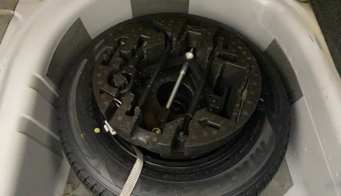 2017 Volkswagen Vento HIGHLINE PETROL AT, Petrol, Automatic, 76,300 km, Spare Tyre