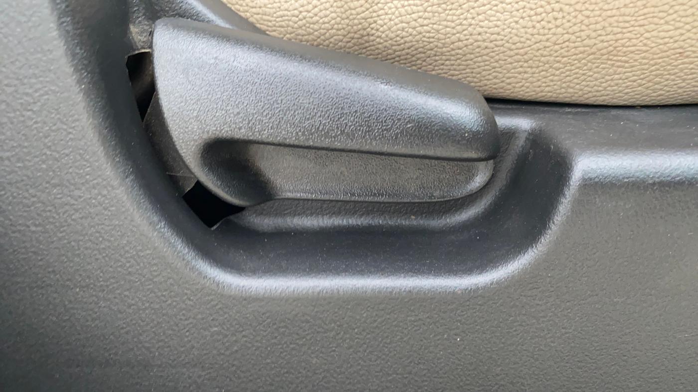 2018 Maruti Wagon R 1.0 VXI, Petrol, Manual, 67,895 km, Driver Side Adjustment Panel