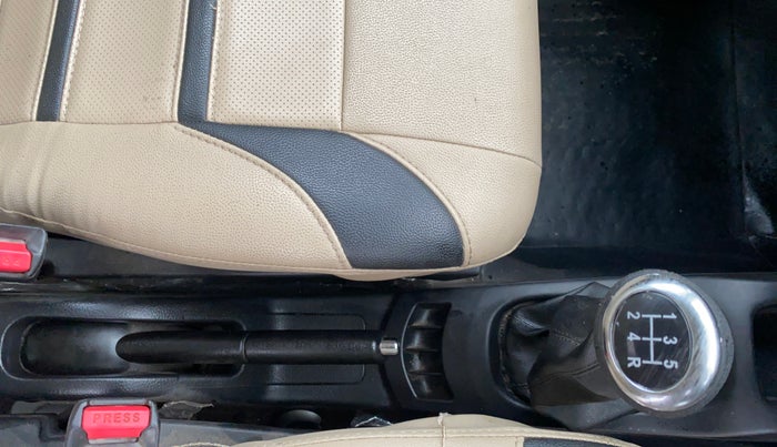 2018 Maruti Wagon R 1.0 VXI, Petrol, Manual, 67,858 km, Gear Lever