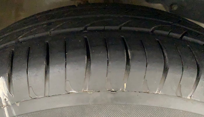 2018 Mahindra KUV 100 NXT K2 D 6S, Diesel, Manual, 74,808 km, Right Front Tyre Tread