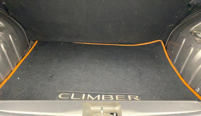 2019 Renault Kwid CLIMBER 1.0, Petrol, Manual, 25,095 km, Boot Inside