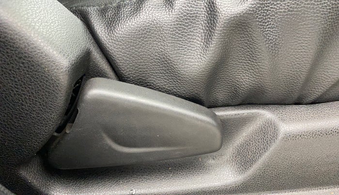 2019 Renault Kwid CLIMBER 1.0, Petrol, Manual, 25,095 km, Driver Side Adjustment Panel