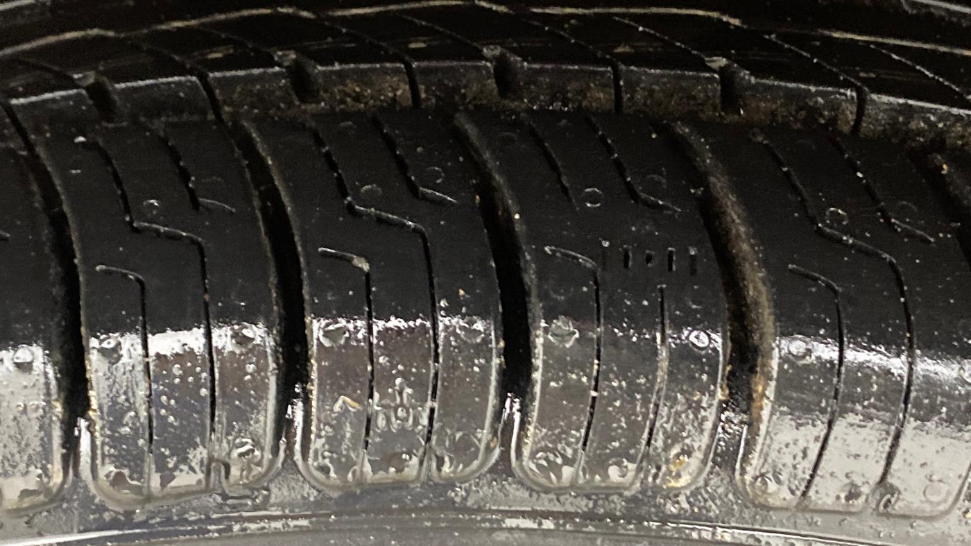 2017 Tata TIGOR XE PETROL, Petrol, Manual, 37,021 km, Left Front Tyre Tread