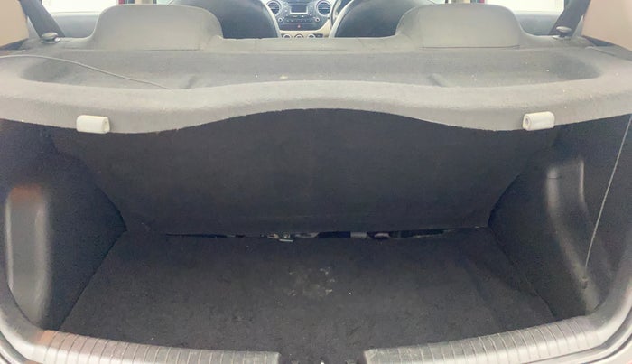 2015 Hyundai Grand i10 SPORTZ 1.2 KAPPA VTVT, Petrol, Manual, 1,90,239 km, Boot Inside