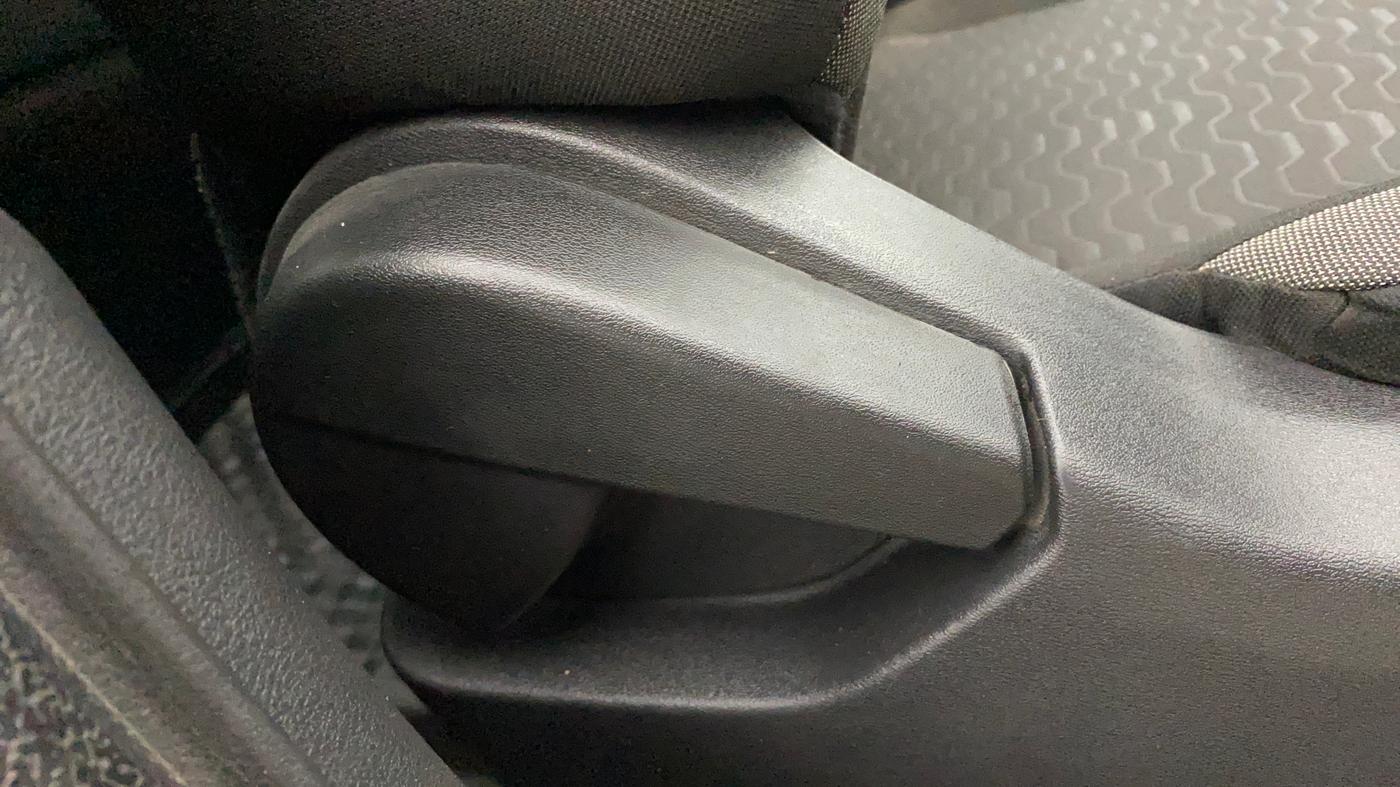 2025 Nissan MAGNITE Visia EZ-Shift, Petrol, Automatic, 7,081 km, Driver Side Adjustment Panel