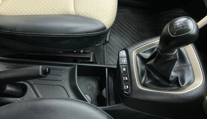2019 Hyundai NEW SANTRO SPORTZ 1.1, Petrol, Manual, 30,327 km, Gear Lever