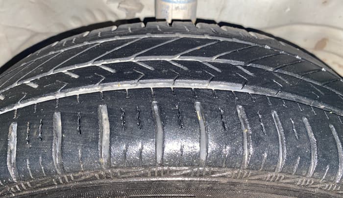 2016 Maruti Wagon R 1.0 LXI CNG, CNG, Manual, 75,076 km, Right Front Tyre Tread