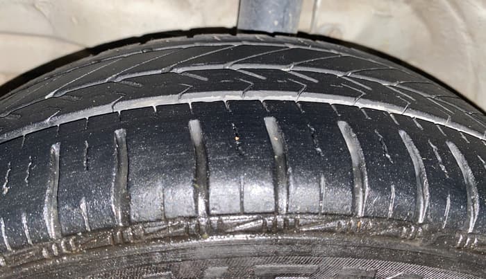 2016 Maruti Wagon R 1.0 LXI CNG, CNG, Manual, 75,076 km, Left Front Tyre Tread