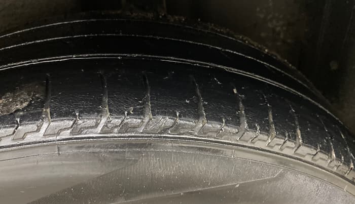 2017 Volkswagen Polo HIGHLINE1.5L, Diesel, Manual, 69,564 km, Left Rear Tyre Tread