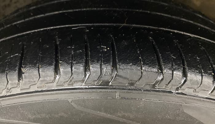 2017 Volkswagen Polo HIGHLINE1.5L, Diesel, Manual, 69,564 km, Left Front Tyre Tread