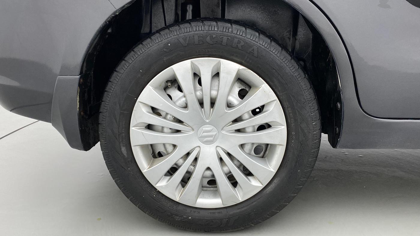 2014 Maruti Ertiga VXI, Petrol, Manual, 47,004 km, Right Rear Wheel