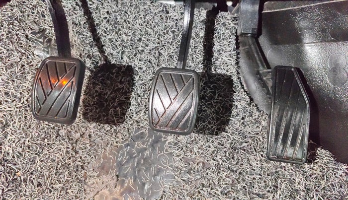 2020 Toyota Glanza G, Petrol, Manual, 42,154 km, Pedals