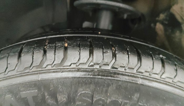 2020 Toyota Glanza G, Petrol, Manual, 42,154 km, Left Front Tyre Tread