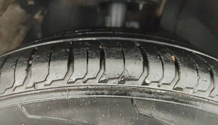 2020 Toyota Glanza G, Petrol, Manual, 42,154 km, Right Front Tyre Tread