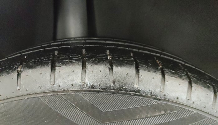 2020 Toyota Glanza G, Petrol, Manual, 42,154 km, Right Rear Tyre Tread