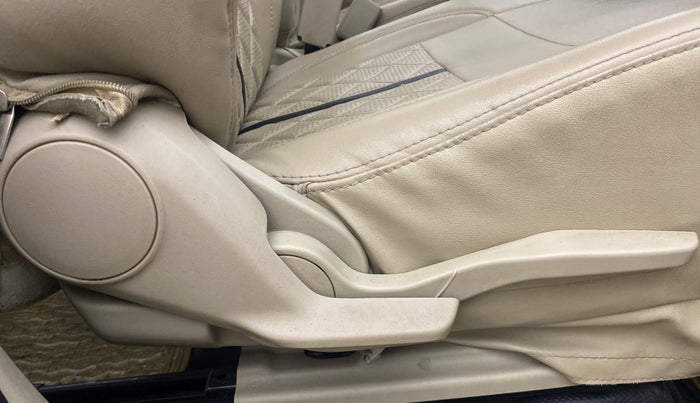 2018 Maruti Dzire ZDI PLUS, Diesel, Manual, 1,04,944 km, Driver Side Adjustment Panel