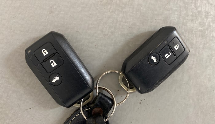 2018 Maruti Dzire ZDI PLUS, Diesel, Manual, 1,04,944 km, Key Close Up