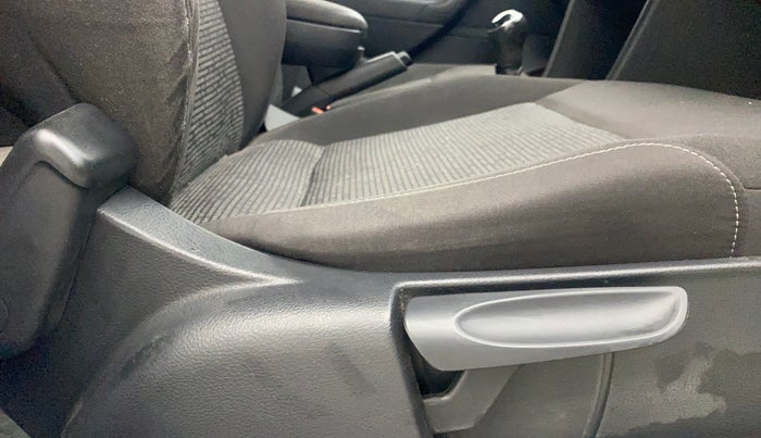 2020 Volkswagen Polo COMFORTLINE PLUS 1.0L MPI, Petrol, Manual, 86,105 km, Driver Side Adjustment Panel