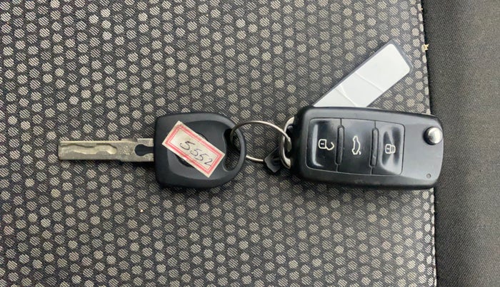 2020 Volkswagen Polo COMFORTLINE PLUS 1.0L MPI, Petrol, Manual, 86,105 km, Key Close Up