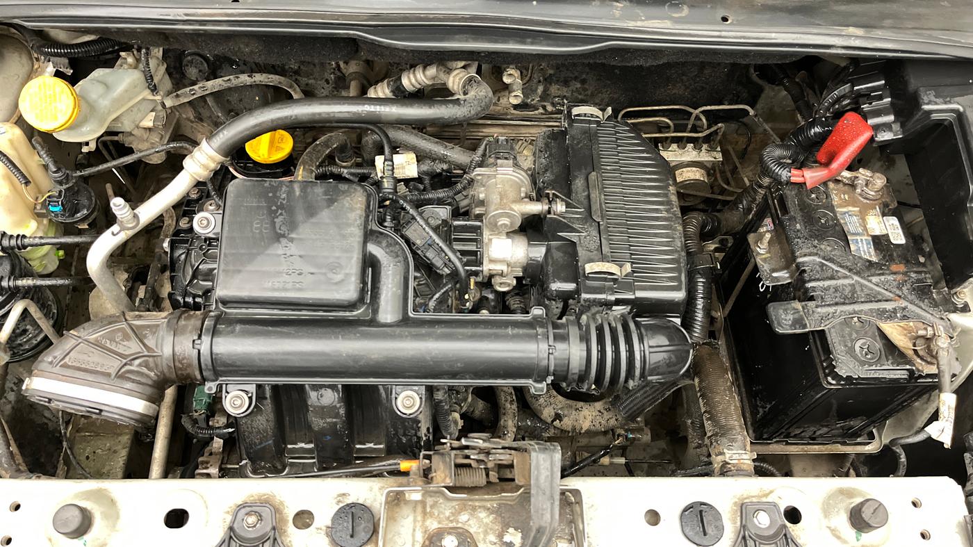 2022 Renault TRIBER RXT, Petrol, Manual, 83,843 km, Engine View