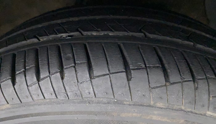 2019 Hyundai Grand i10 ASTA 1.2 KAPPA VTVT, Petrol, Manual, Right Front Tyre Tread