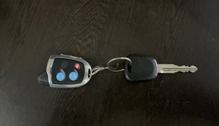 2021 Maruti Baleno SIGMA PETROL 1.2, CNG, Manual, 83,063 km, Key Close Up