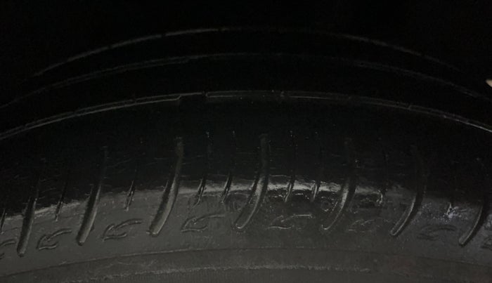 2021 Maruti Baleno SIGMA PETROL 1.2, CNG, Manual, 83,063 km, Left Rear Tyre Tread