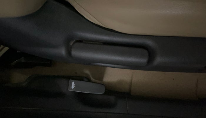 2019 Honda City 1.5L I-VTEC V MT, Petrol, Manual, 31,303 km, Driver Side Adjustment Panel