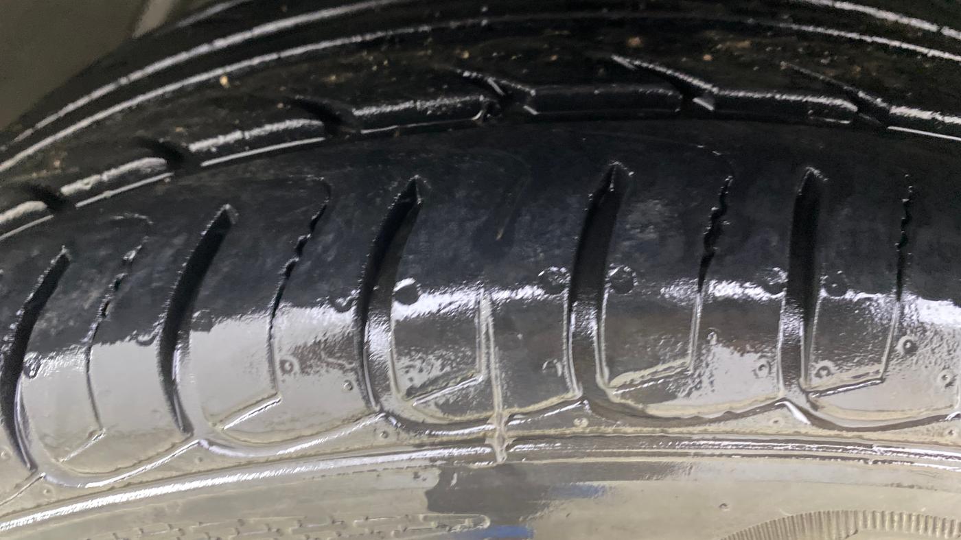 2020 Ford Ecosport TITANIUM 1.5L PETROL, Petrol, Manual, 27,791 km, Left Front Tyre Tread