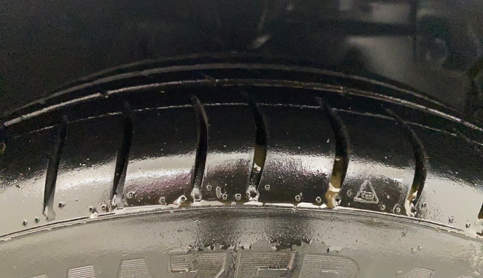 2017 Hyundai Eon MAGNA +, Petrol, Manual, 65,107 km, Right Front Tyre Tread