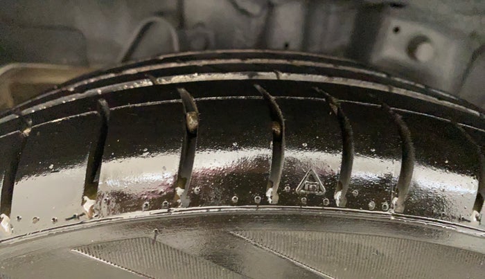 2017 Hyundai Eon MAGNA +, Petrol, Manual, 65,107 km, Right Rear Tyre Tread