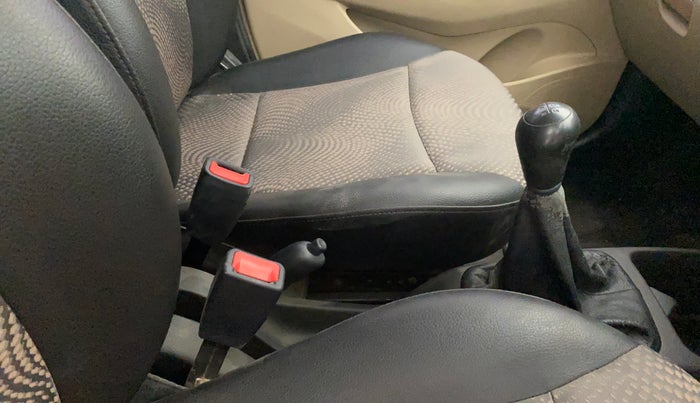 2017 Hyundai Eon MAGNA +, Petrol, Manual, 65,107 km, Gear Lever