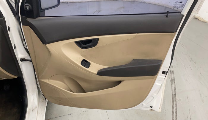 2017 Hyundai Eon MAGNA +, Petrol, Manual, 65,107 km, Driver Side Door Panels Control