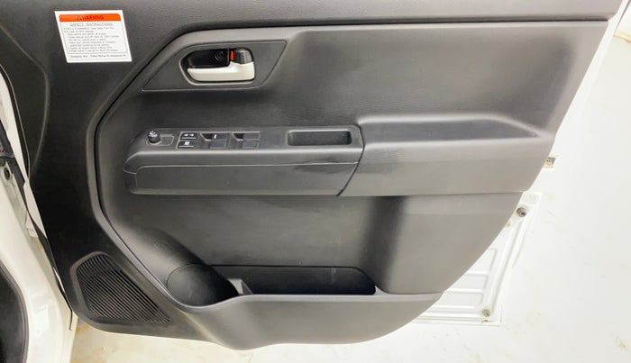 2022 Maruti New Wagon-R VXI CNG 1.0, CNG, Manual, 30,775 km, Driver Side Door Panels Control