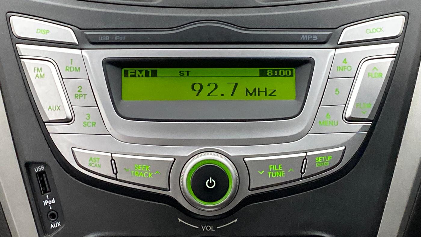 2015 Hyundai Eon SPORTZ, Petrol, Manual, 24,924 km, Infotainment System