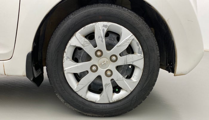 2015 Hyundai Eon SPORTZ, Petrol, Manual, 24,924 km, Right Front Wheel