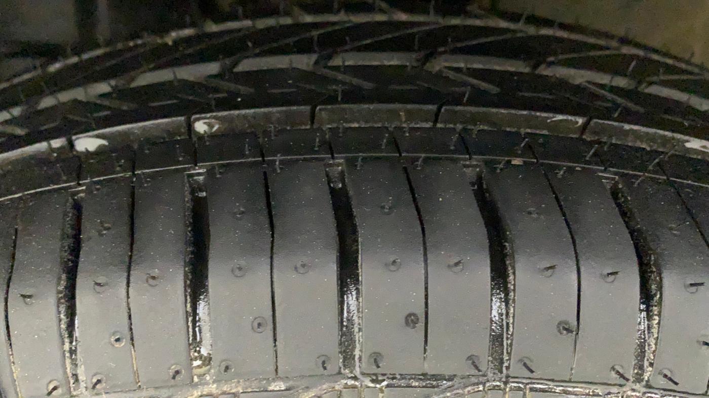 2020 Maruti New Wagon-R VXI 1.2, Petrol, Manual, 30,400 km, Left Front Tyre Tread