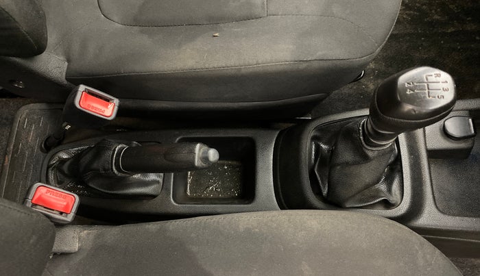 2017 Renault Kwid RXL, Petrol, Manual, 1,02,238 km, Gear Lever