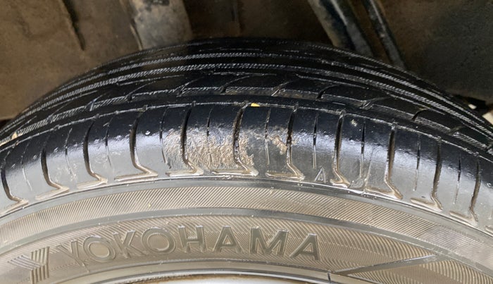 2017 Renault Kwid RXL, Petrol, Manual, 1,02,238 km, Right Rear Tyre Tread