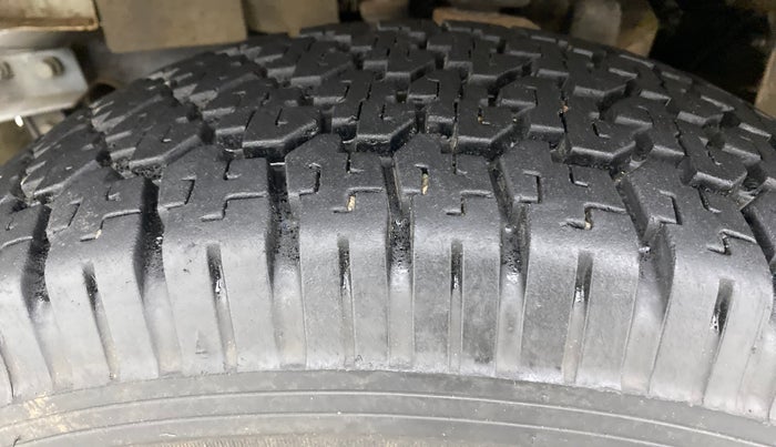 2017 Mahindra Bolero Power+ ZLX, Diesel, Manual, 21,778 km, Left Front Tyre Tread