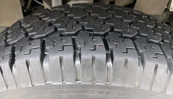 2017 Mahindra Bolero Power+ ZLX, Diesel, Manual, 21,778 km, Right Front Tyre Tread