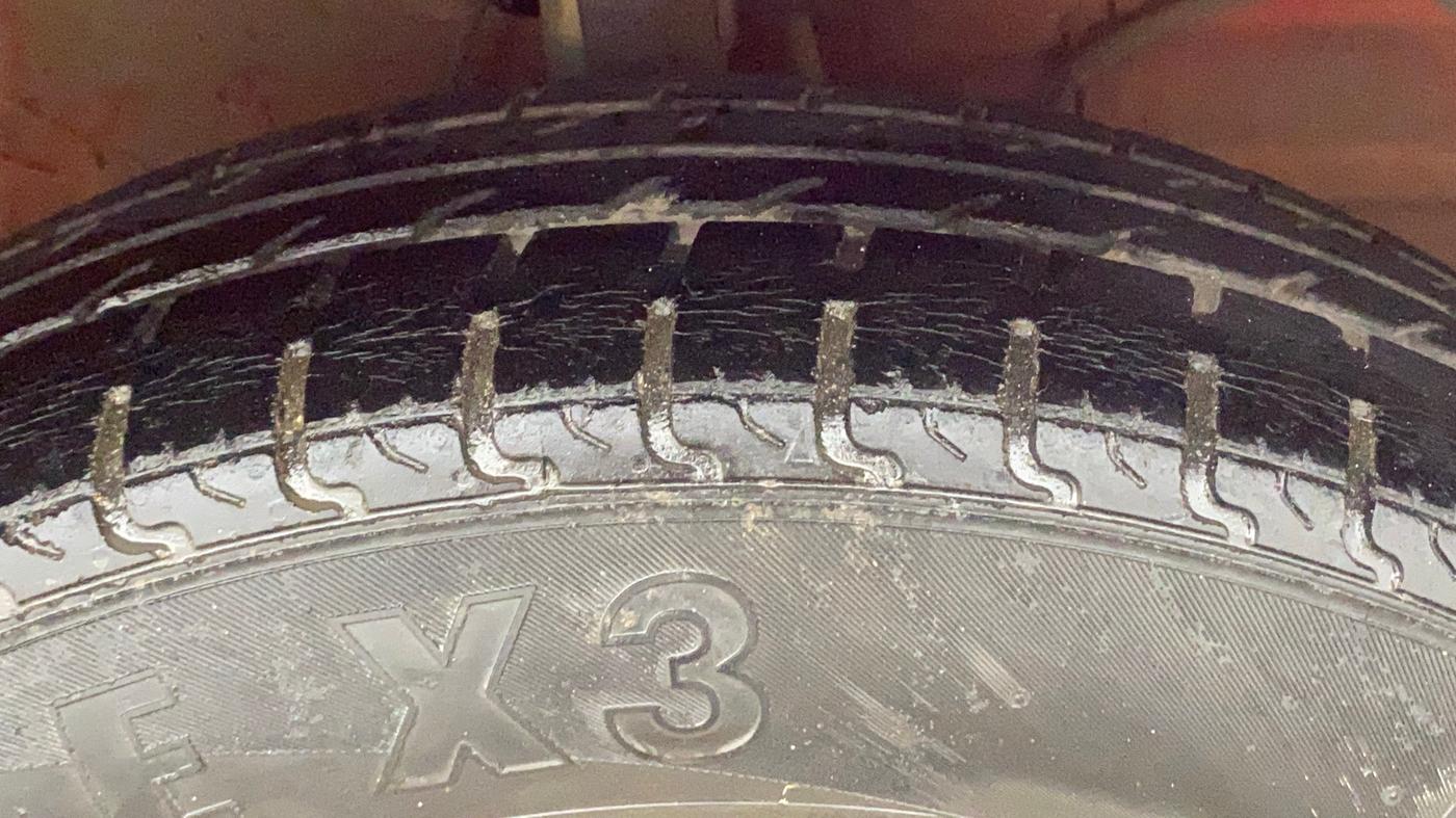 2022 Maruti Swift VXI, Petrol, Manual, 40,862 km, Right Front Tyre Tread