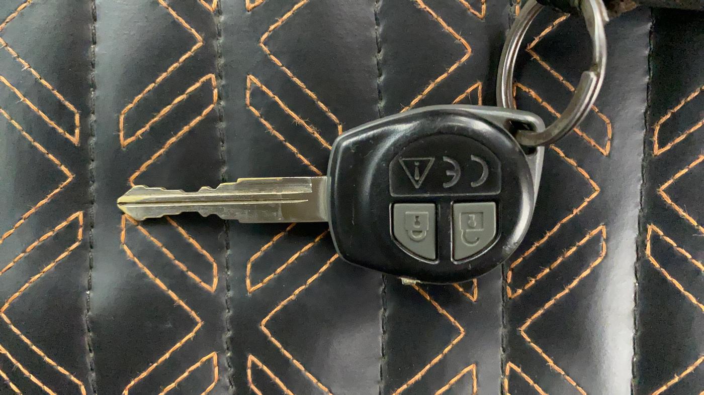 2022 Maruti Swift VXI, Petrol, Manual, 40,862 km, Key Close Up